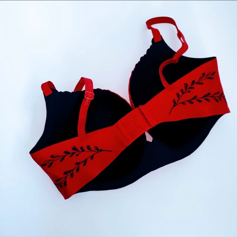 Red & Black Bra embroidered laurel leaves on back - Picture 2 of 4